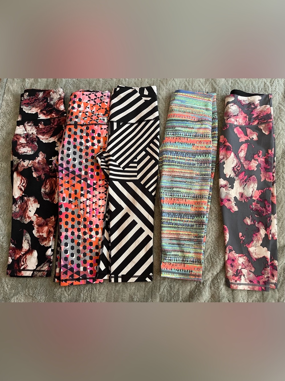 5 Pairs of Women’s VS Athletic Capris Size XS